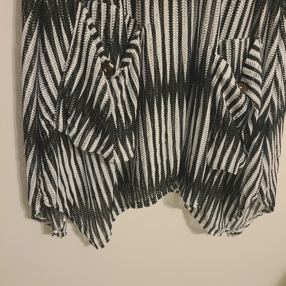 Surf Style | Black and White Contrast Stripe Swimsuit Cover-up Dress (Size XL) - Picture 9 of 16